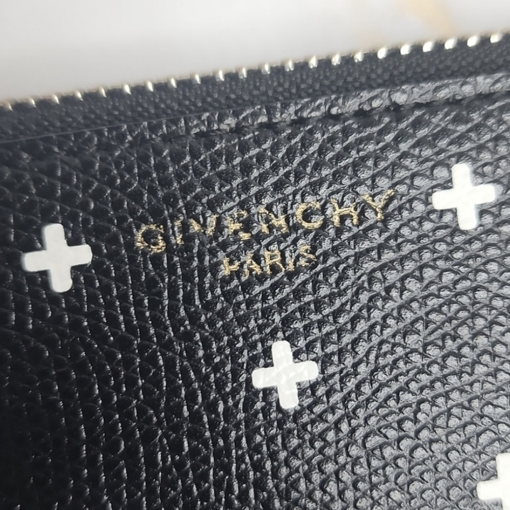 Givenchy printed leather large pouch with added pearl handle and crossbo… - Picture 7 of 15